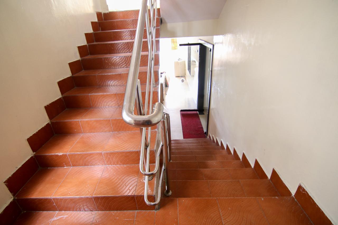 Oyo 9207 Chakri Guest House Visakhapatnam Bagian luar foto