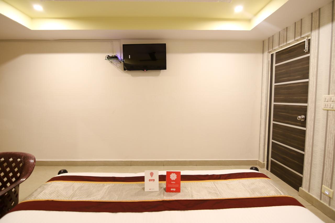 Oyo 9207 Chakri Guest House Visakhapatnam Bagian luar foto