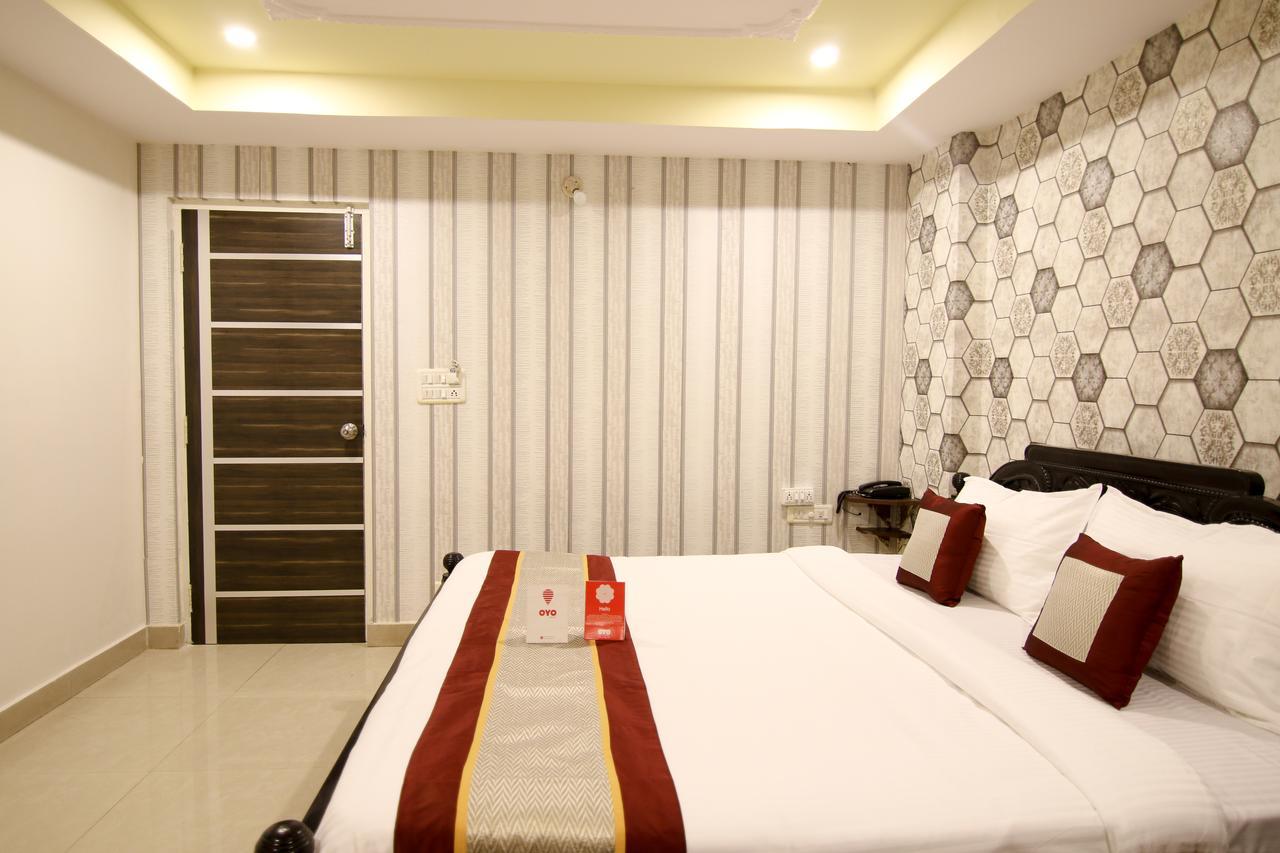 Oyo 9207 Chakri Guest House Visakhapatnam Bagian luar foto